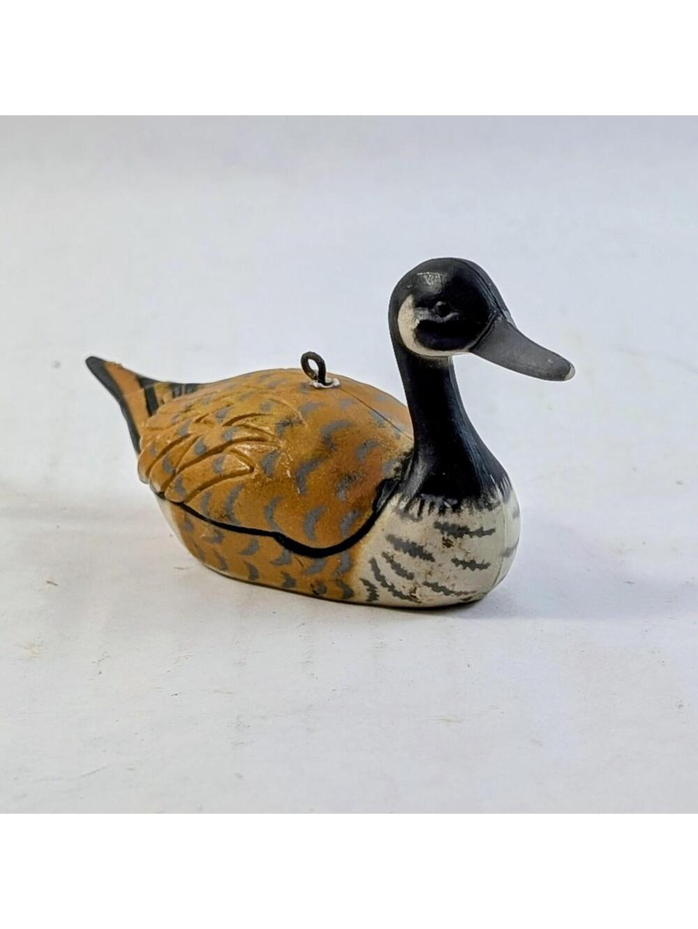 Mini Canada Goose Decoy, Plastic/Resin - Picture 2 of 2